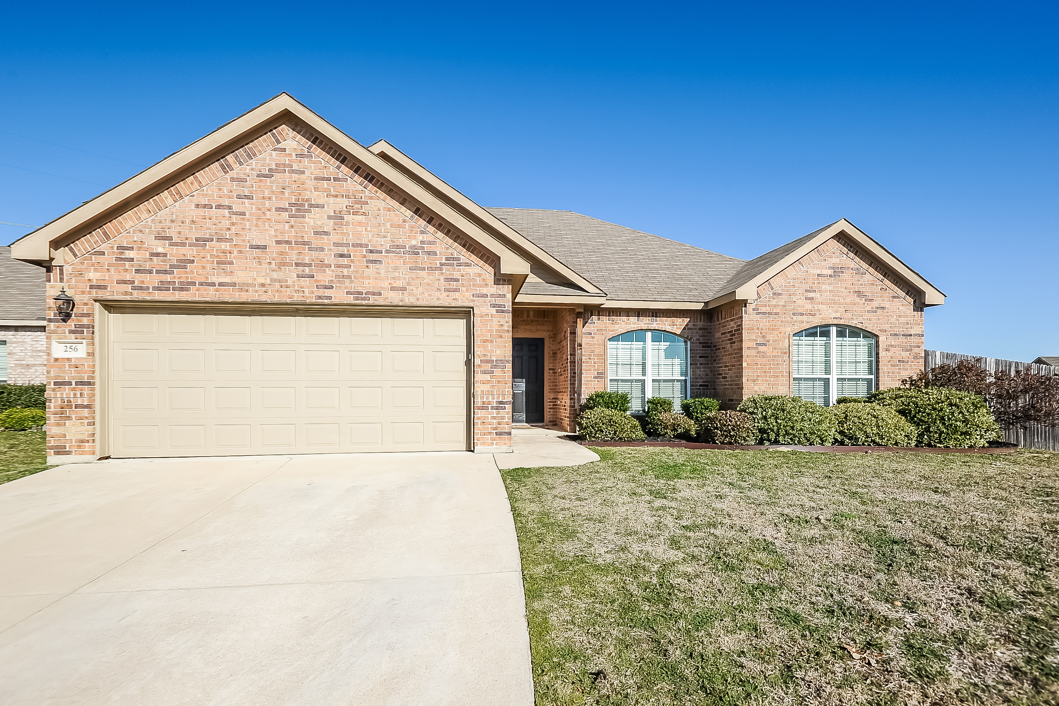 256 Edison Ln Crowley, TX 76036